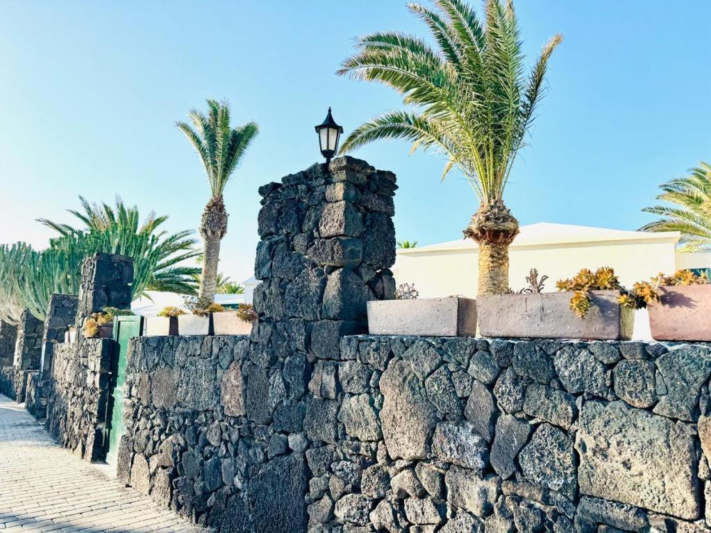 Luxury Bungalow Playa Roca Costa Teguise Esterno foto